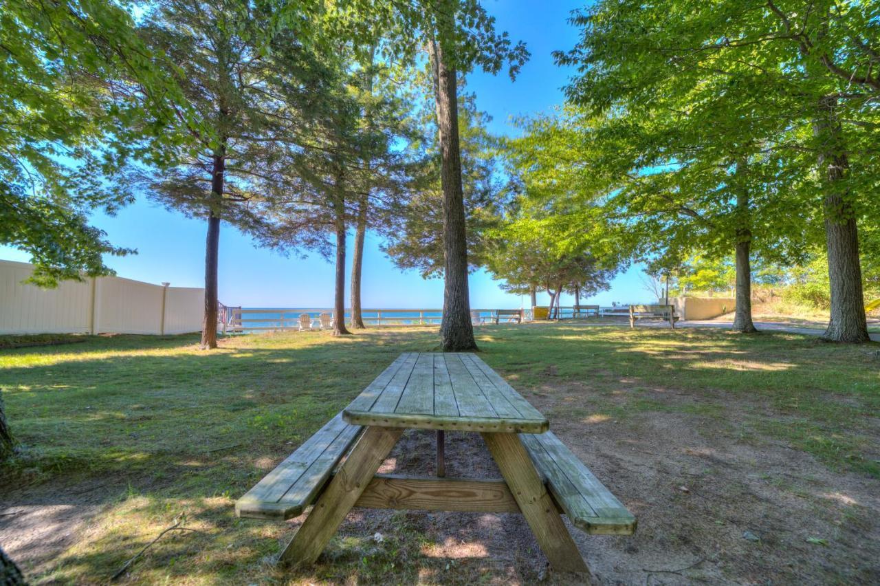 Scenic Drive Resort Muskegon Esterno foto